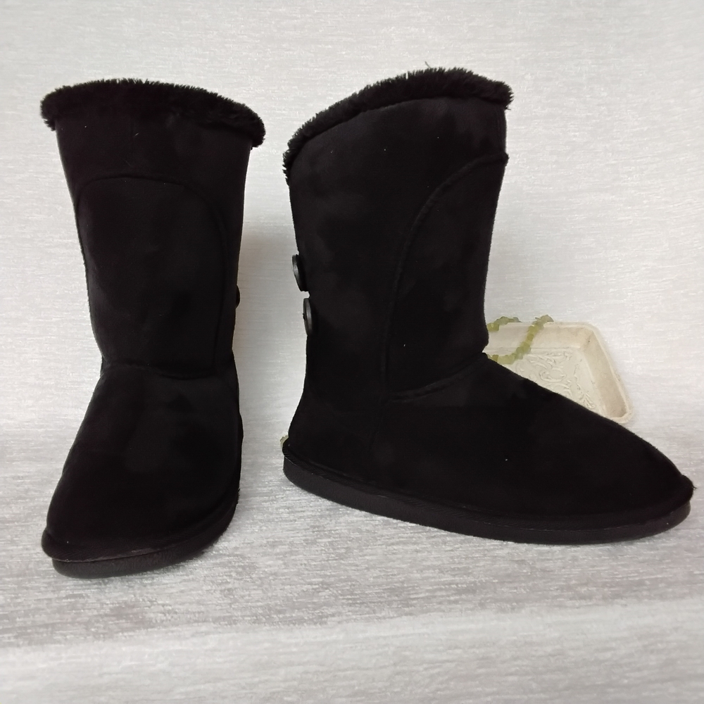 Hot Cakes Black Size 8 Winter Boots. Zip Backs   Button Decor Pro Owned